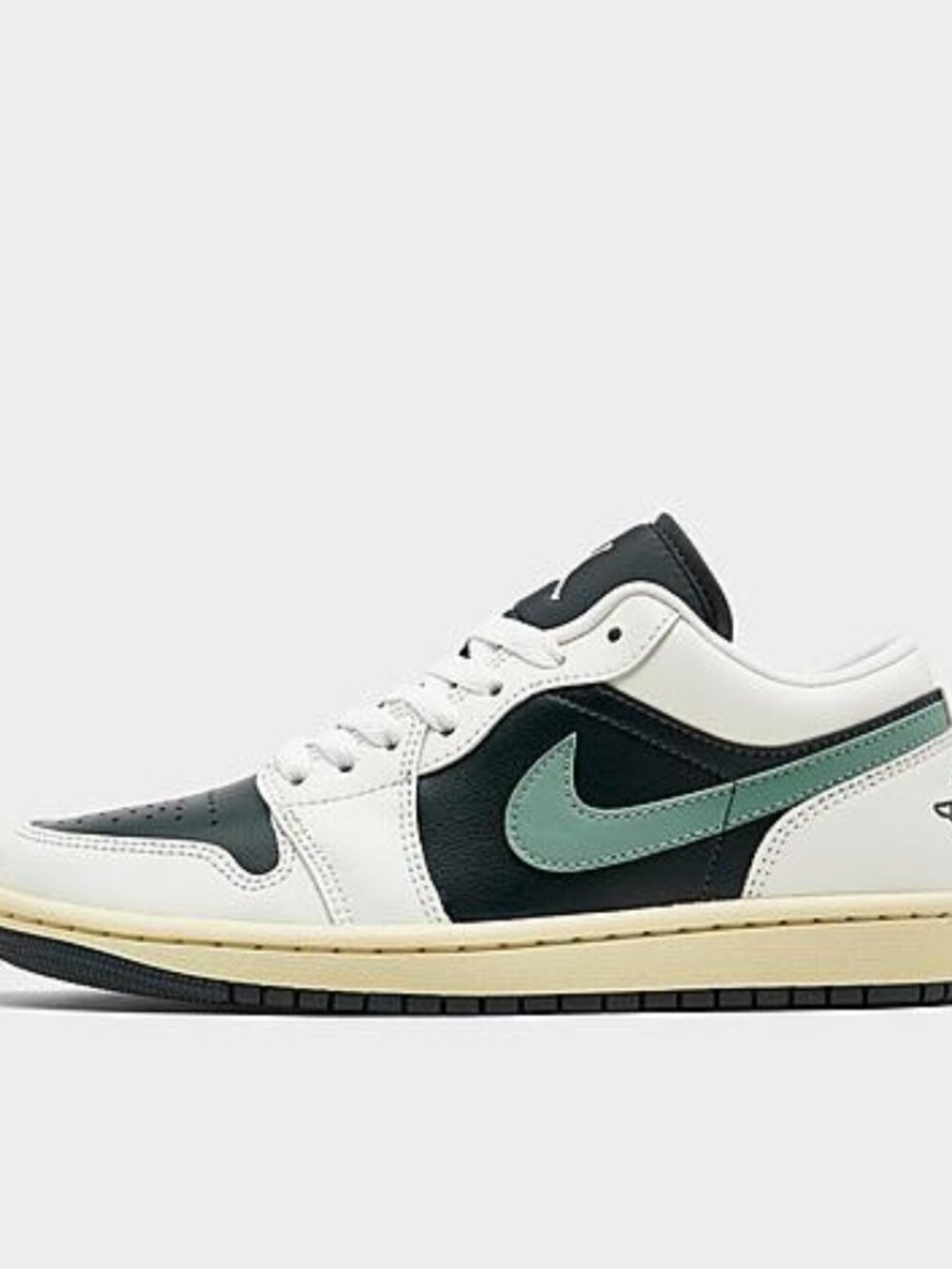 Jordan Womens Air Jordan 1 Low Sneakers